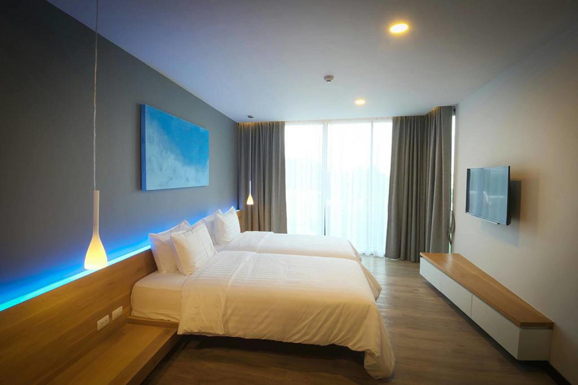 Kalm Bangsaen Hotel Extérieur photo